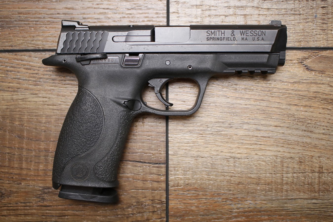 SMITH AND WESSON M&P40 40 S&W Police Trade-In Pistol with Manual Thumb Safety
